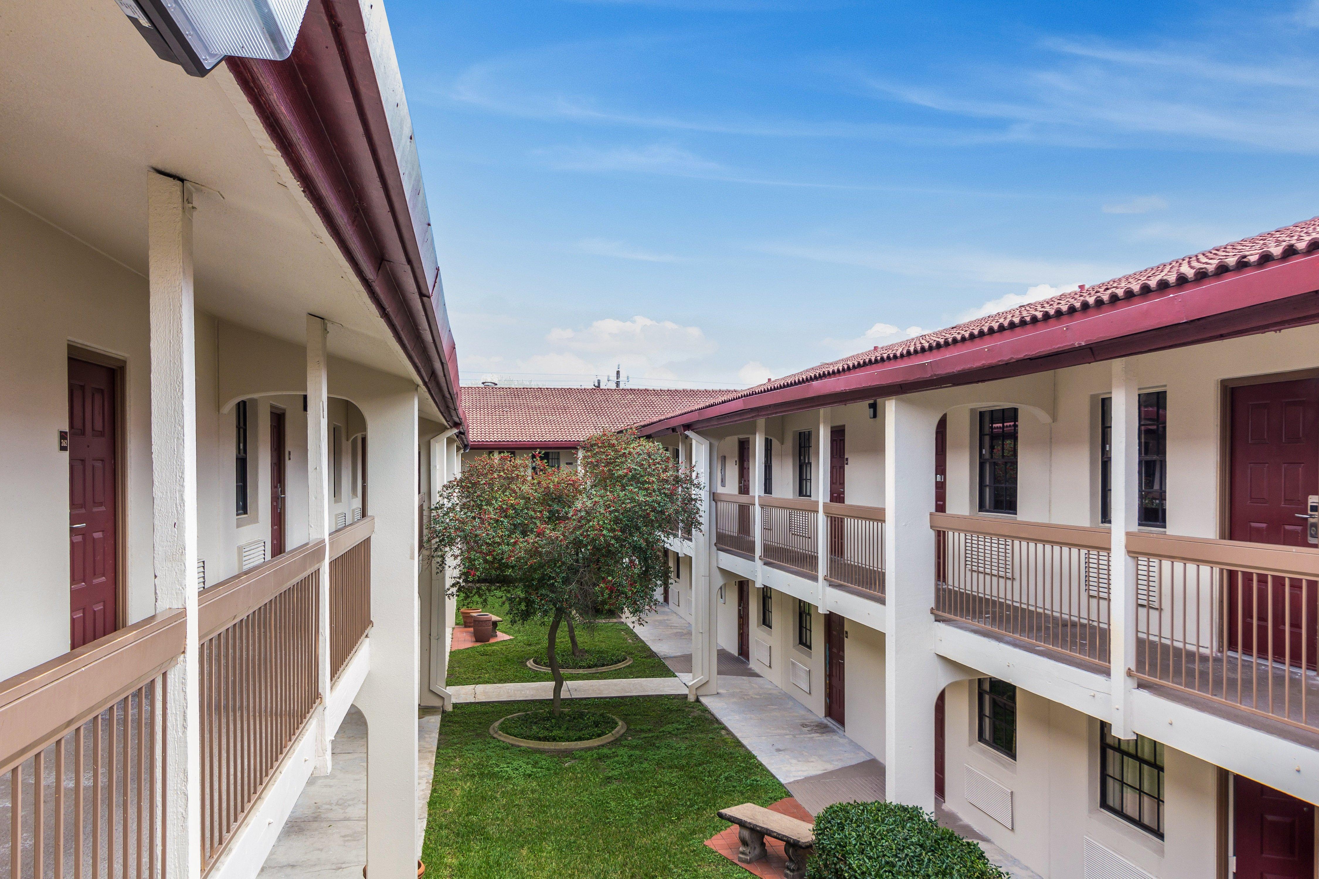 Red Roof Inn Houston East I-10 Exterior photo